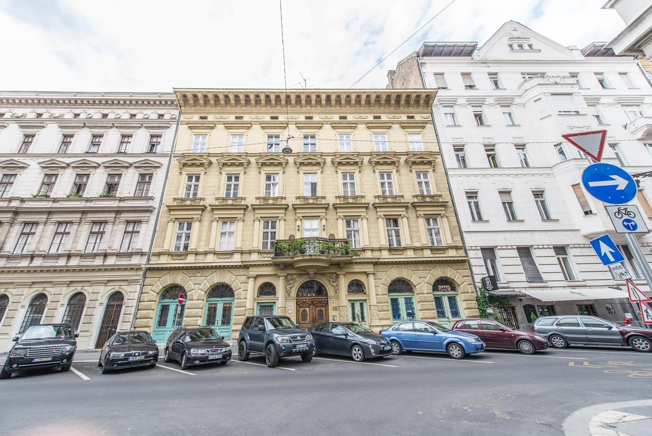 Oasis Apartments - Liberty Square Budapest Eksteriør billede