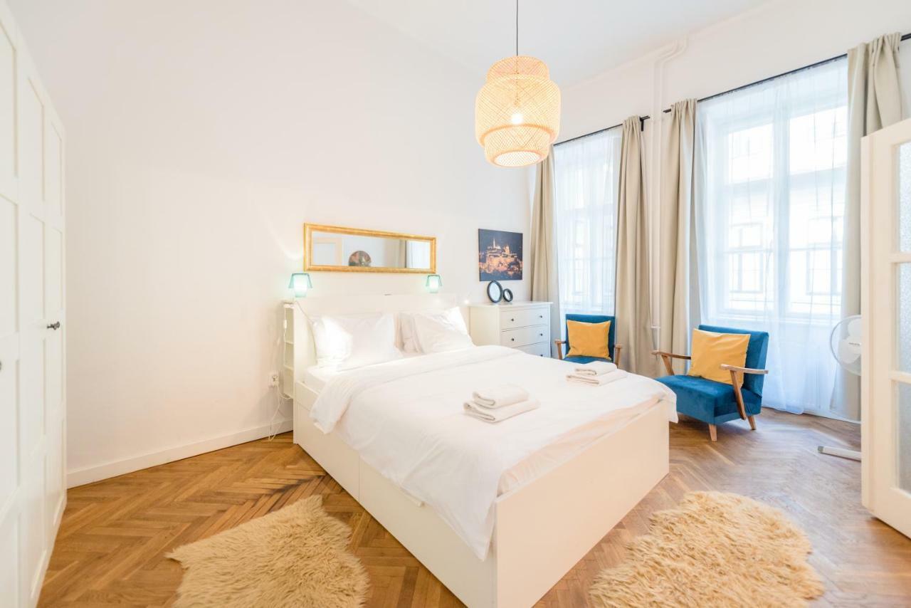 Oasis Apartments - Liberty Square Budapest Eksteriør billede