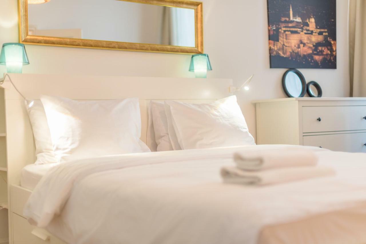 Oasis Apartments - Liberty Square Budapest Eksteriør billede