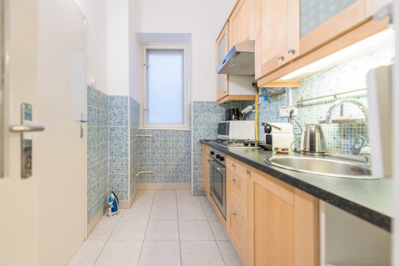 Oasis Apartments - Liberty Square Budapest Eksteriør billede